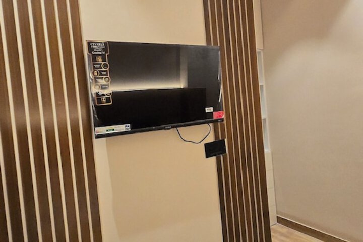 Room 13 of 21