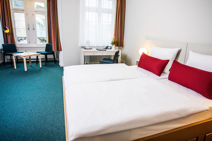 Room 15 of 31