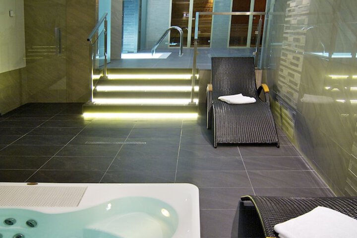 Spa 34 of 56