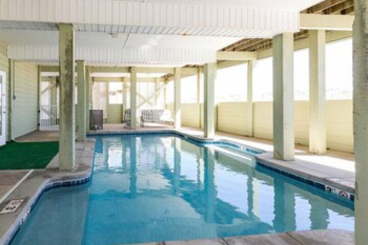 Pool 23 of 39