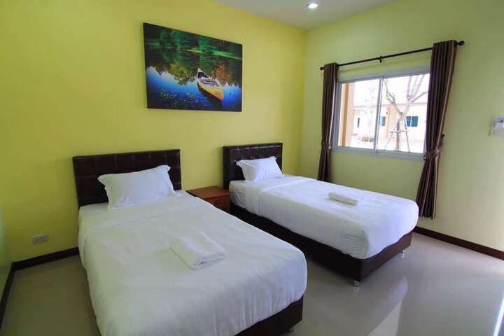 Room 3 of 38