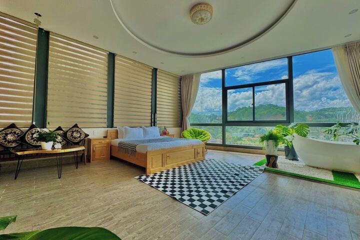 Room 100 of 146