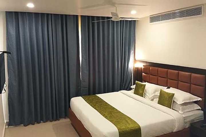 Room 11 of 21