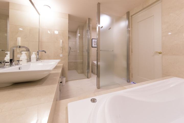 Clean Restrooms
