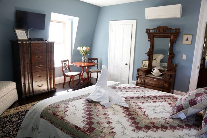 Room 10 of 29