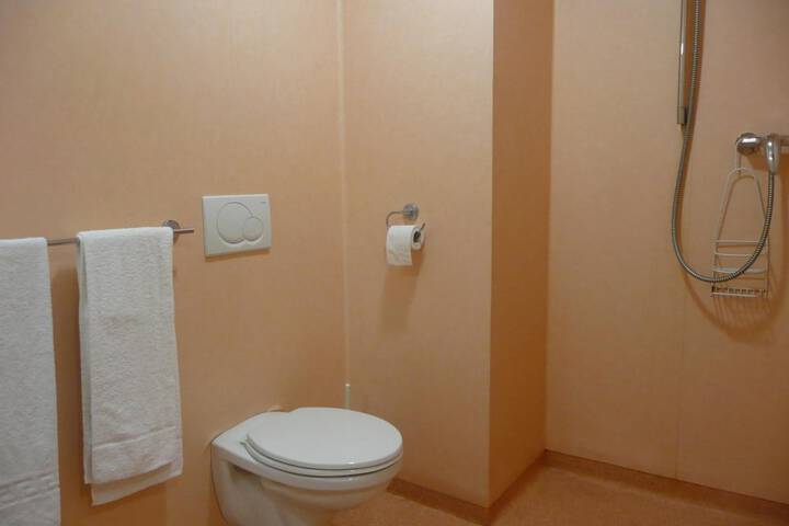 Room 25 of 59