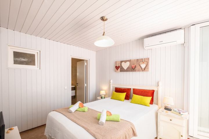 Room 3 of 78