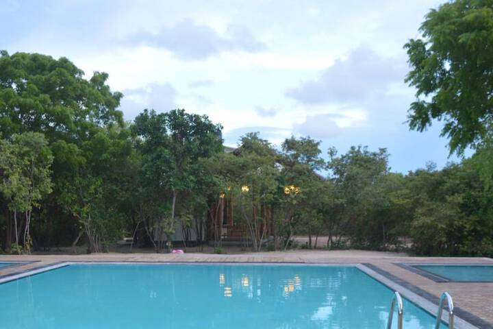 Pool Hotel