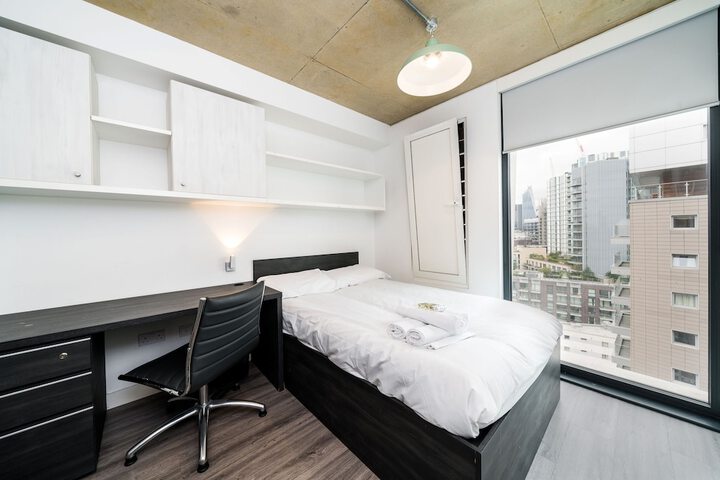 Room 9 of 30