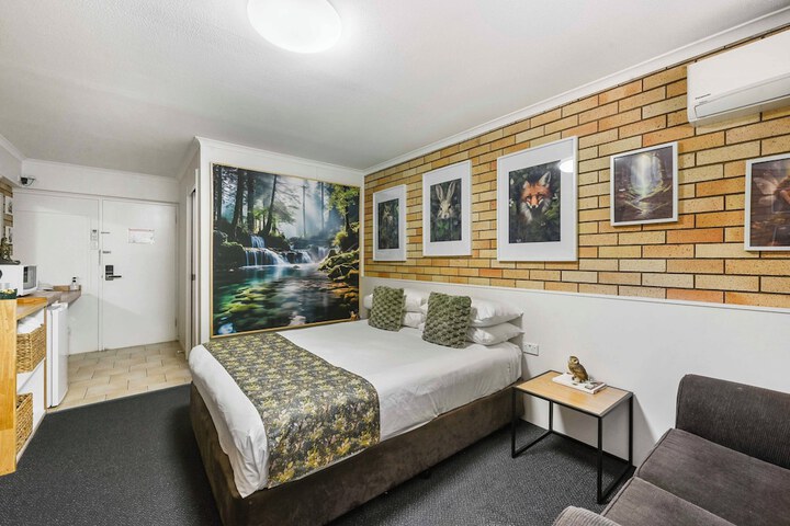 Room 14 of 30