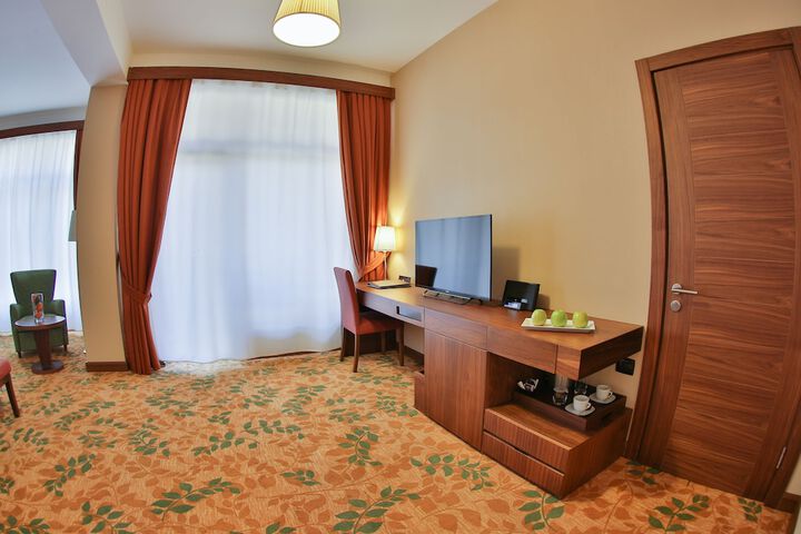 Room 30 of 65