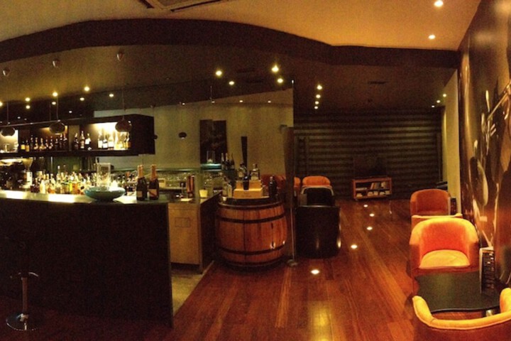 Lounge 41 of 53