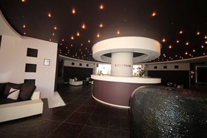 Hotel 76 of 153