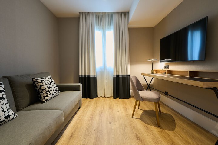 Room 14 of 116