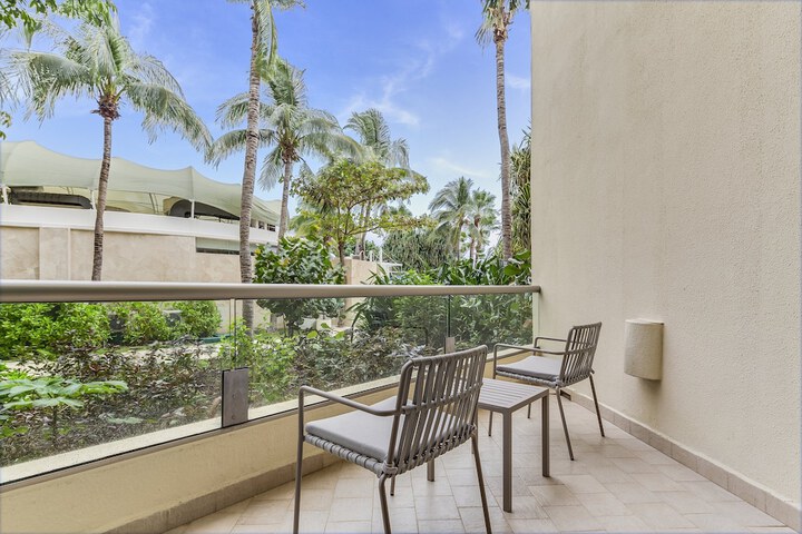 Hotel Exterior 208 of 210