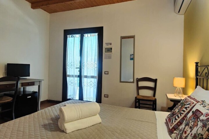 Room 47 of 98