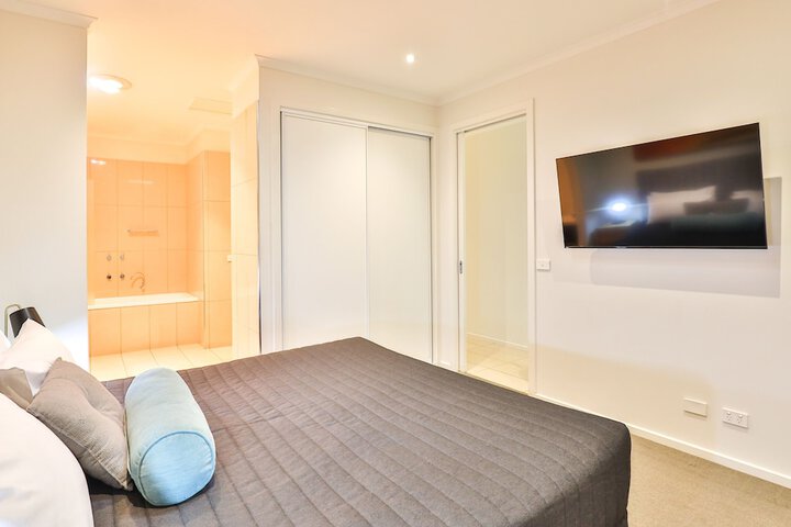 Room 7 of 48