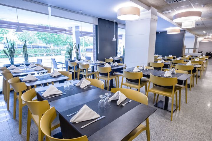 Dining 48 of 60