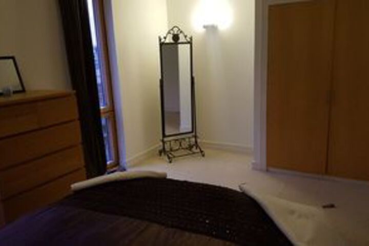 Room 7 of 13