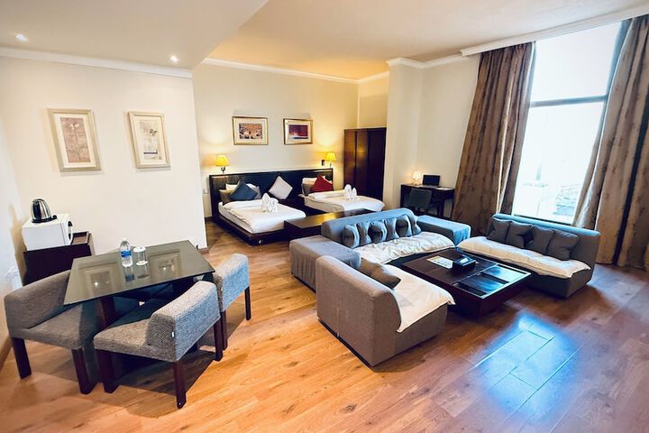 Room 15 of 37