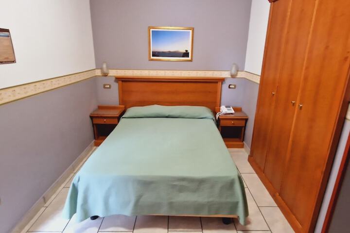 Room 7 of 22