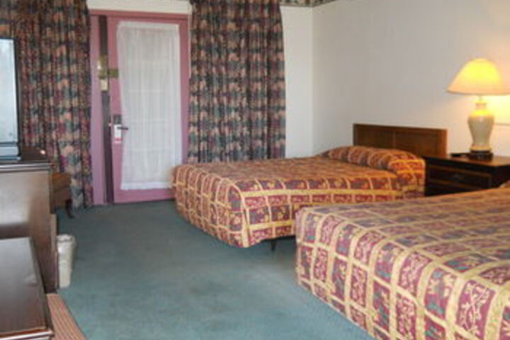 Room 11 of 24