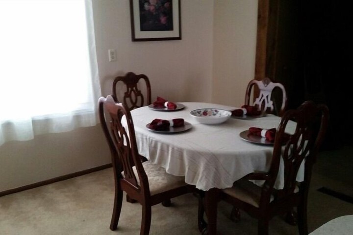Room 4 of 12