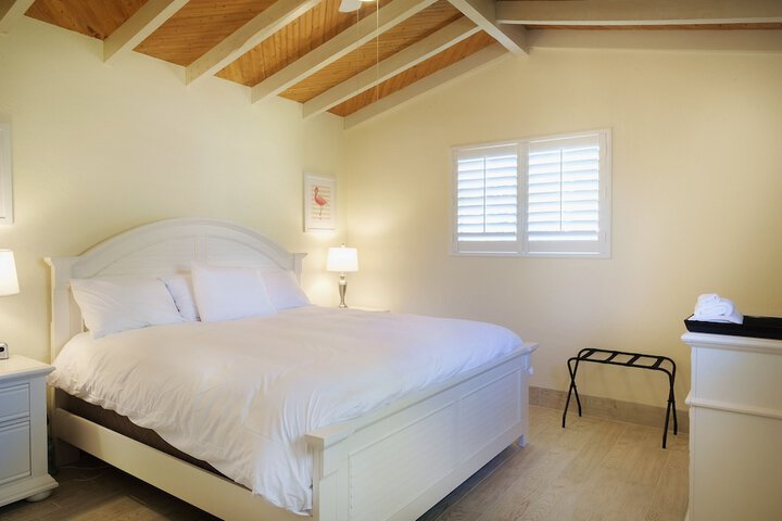 Standard | King Bed (2 of 3)