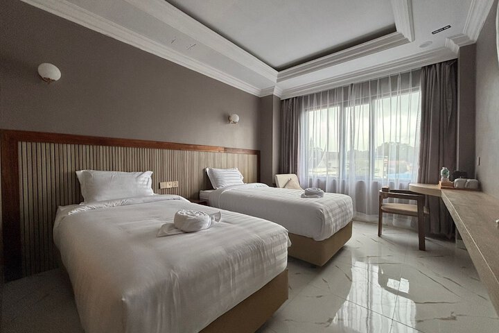 Room 6 of 14