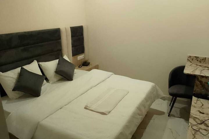 Room 17 of 22