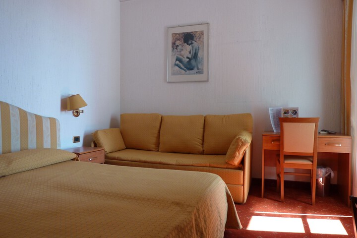 Room 16 of 61