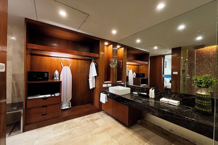 Room 44 of 113