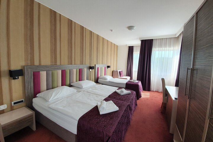 Room 33 of 87