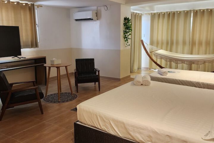 Room 5 of 17