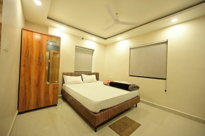 Room 53 of 90