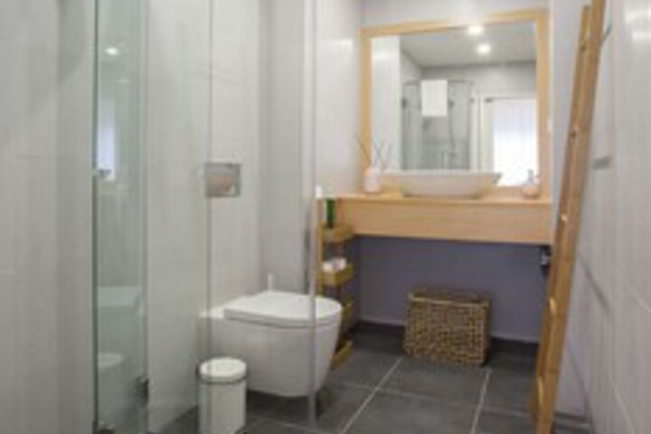 Room 3 of 25