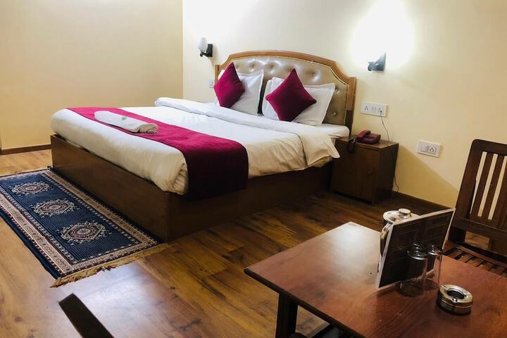 Room 5 of 36