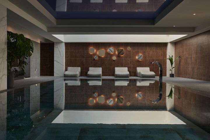 Pool 41 of 90