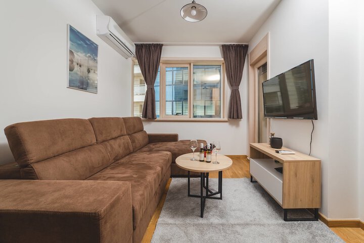 Room 9 of 46