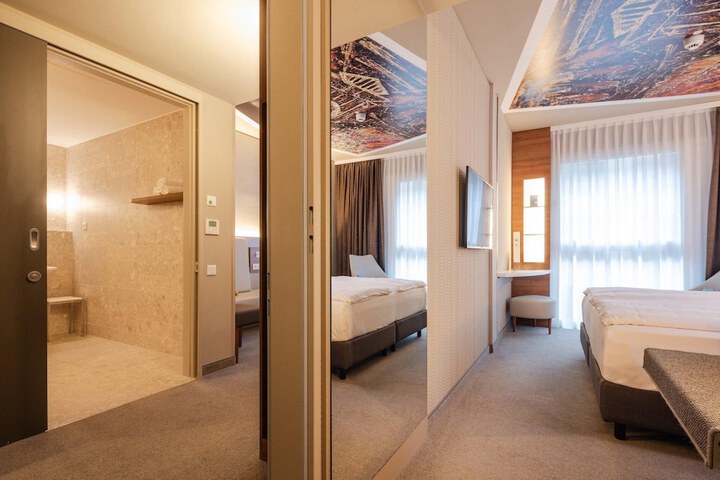 Room 29 of 59