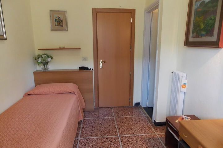 Room 20 of 65