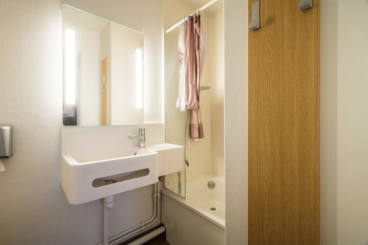 Room 20 of 36