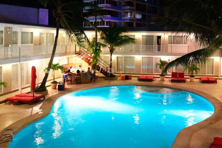 Pool Hotel