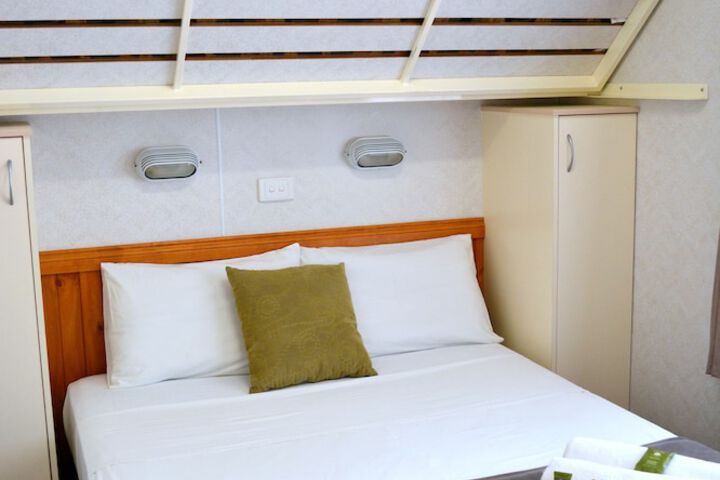 Room 4 of 25