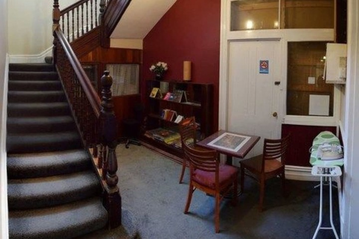 Room 64 of 98