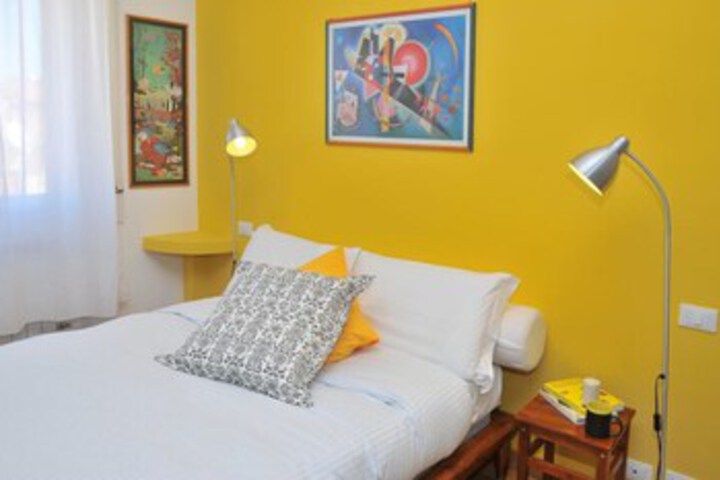 Room 14 of 25