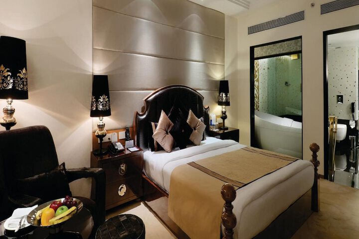 Room 12 of 64