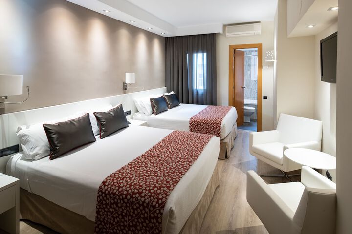 Room 9 of 37