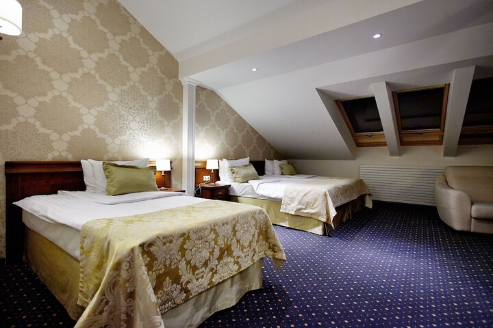 Room 9 of 41