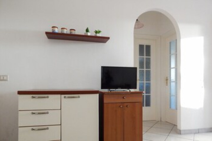 Room 27 of 60